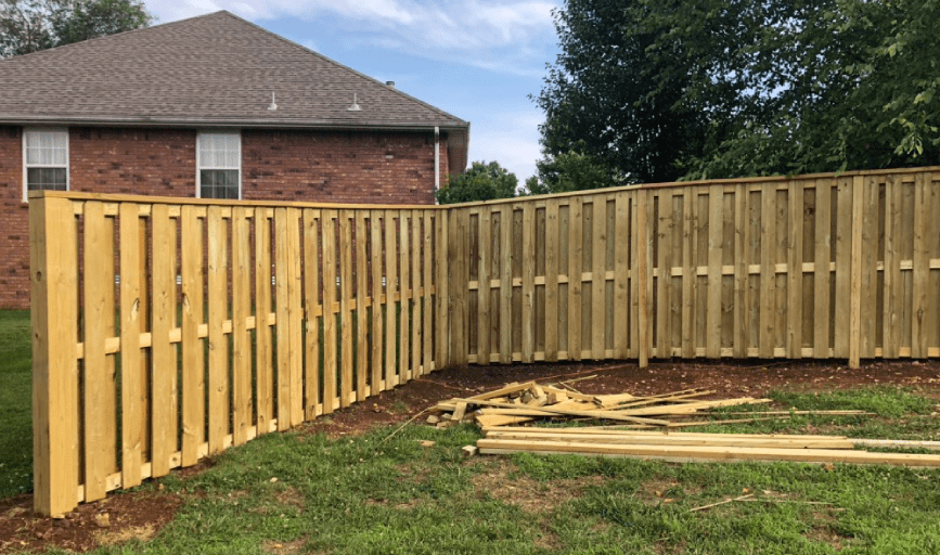 <p style="font-family: 'Poppins', sans-serif; font-weight: 700; font-size:24px;">RESIDENTIAL FENCE SERVICES</p>